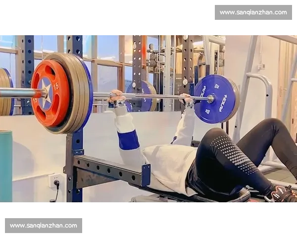 体育生搬家具自带 “肌肉记忆”：每个发力都藏着训练痕迹